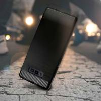 ONEFLOW Shift Case für Samsung Galaxy S10e – Handyhülle aus robustem TPU in Carbon- & brushed Alu-Optik