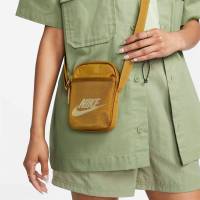 Nike Heritage Crossbody Bag – Leichte Freizeit Umhängetasche mit vielen Taschen, für den Alltag – weiteres Produktbild 5