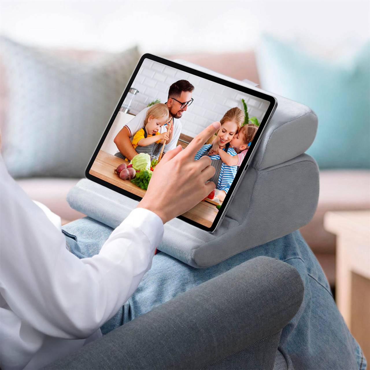 Ugreen Kissen-Tabletständer Velours – Faltbarer Kissenständer für Smartphones und Tablets, Telefonständer Kissen